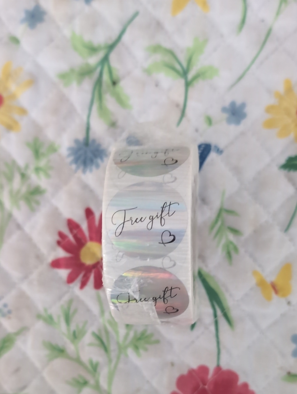 500 Count Holographic 'Free Gift' Round Sticker Roll New